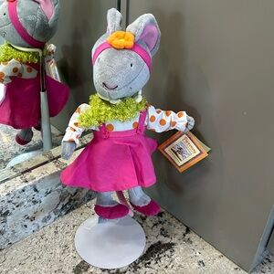 Penny and her songbook